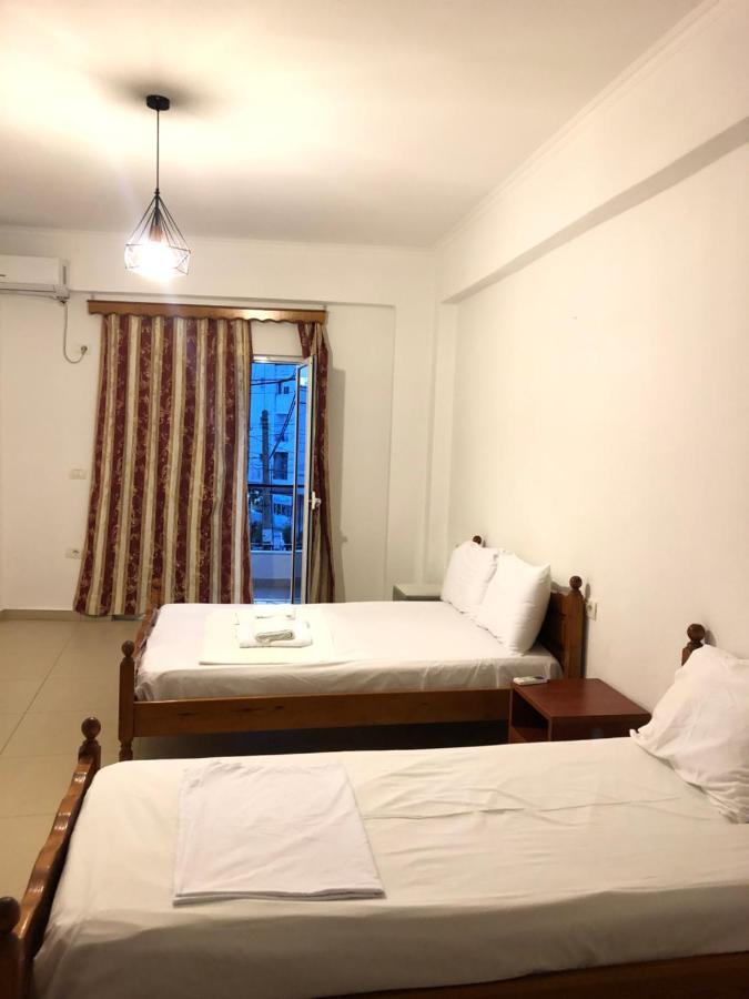 Center Hotel Pirro Хімара Екстер'єр фото