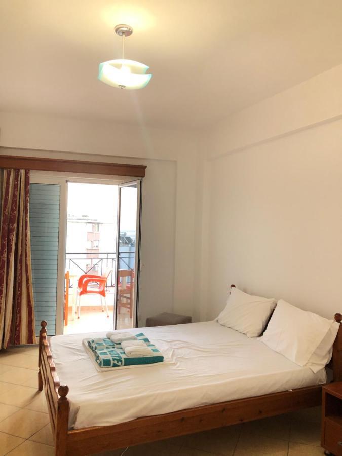 Center Hotel Pirro Хімара Екстер'єр фото