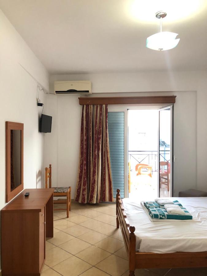 Center Hotel Pirro Хімара Екстер'єр фото