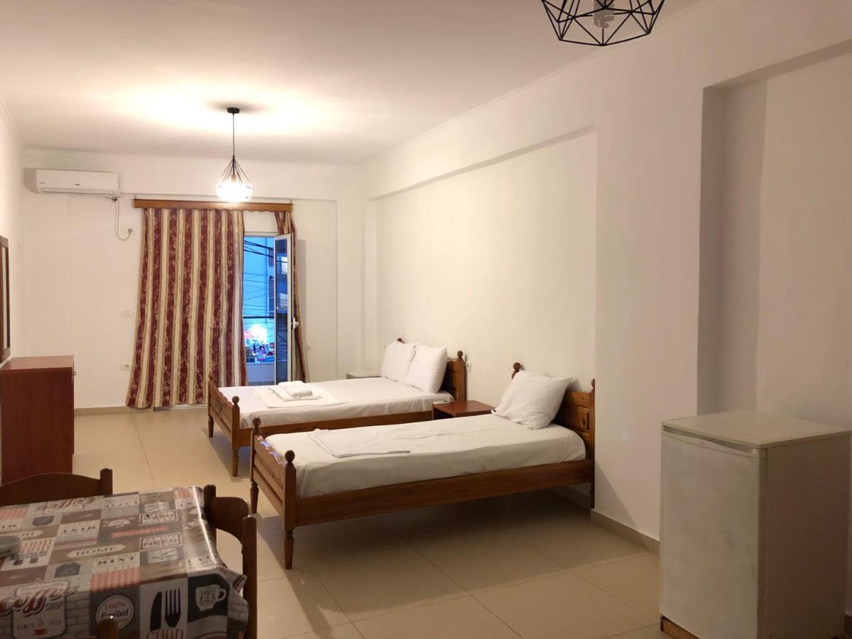 Center Hotel Pirro Хімара Екстер'єр фото